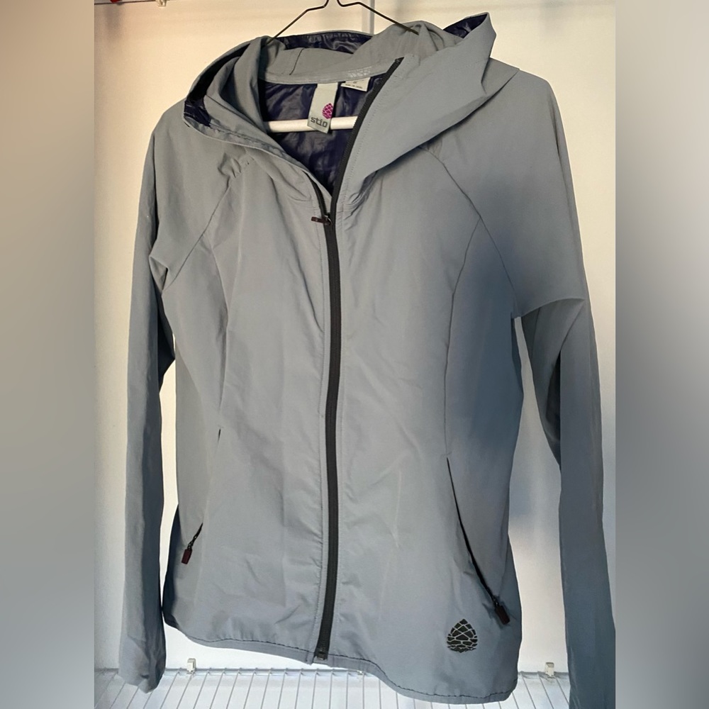 Stio Hooded Jacket; Light Windshell; Women’s Size Small
